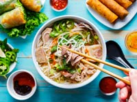 Wietnamska zupa pho z wołowiną - przepis