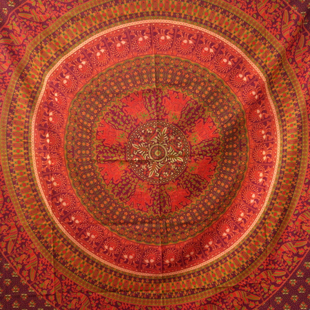 Narzuta na łóżko orientalna mandala czerwona kapa batik Indie 240x210