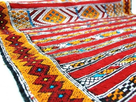 KILIM Z MAROKO DUŻY 155 CM X 105 CM (JEDWAB, WEŁNA, DYWAN)