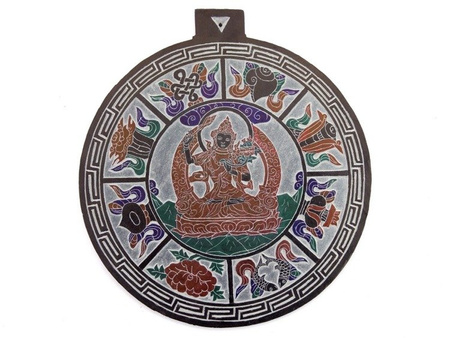 DEKOR TYBETAŃSKI - MANJUSHRI POŚRÓD 8 SYMBOLI POMYŚLNOŚCI (ŚR. 23 CM, KAMIENNY, NA ŚCIANĘ)