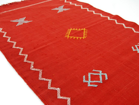 BERBERYJSKI KILIM 100 CM X 53 CM (ARABSKI, ROŚLINNY JEDWAB, DYWAN)