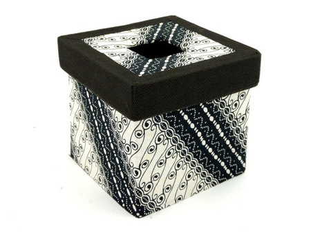 CHUSTECZNIK Z INDONEZJI (BATIK, KWADRATOWY, PUDEŁKO NA CHUSTECZKI)