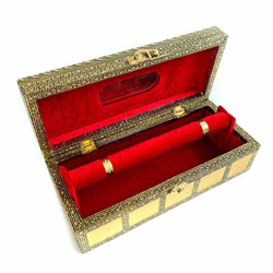 Szkatułka na biżuterię w kolorze złota z orientalnym wzorem (metal, Indie 28x11x10)