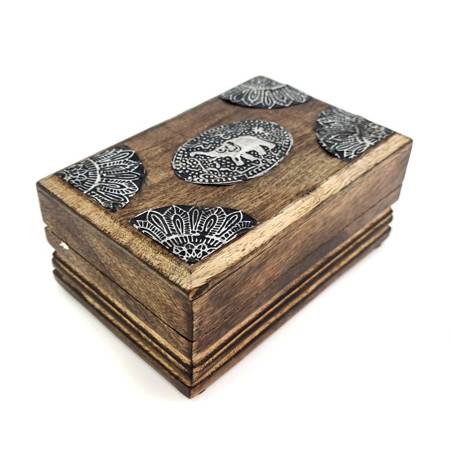 Kuferek, szkatułka drewniana, słoń rzeźbiona (brąz, Indie 15x10)